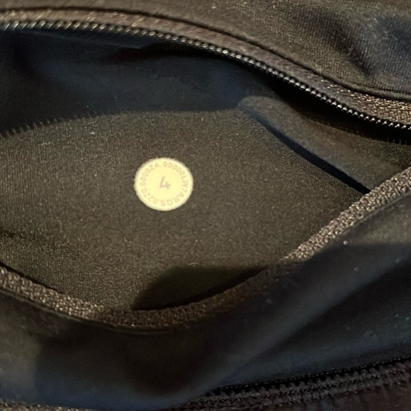 Lululemon Size 4 Speed Up Shorts - Picture 4 of 6